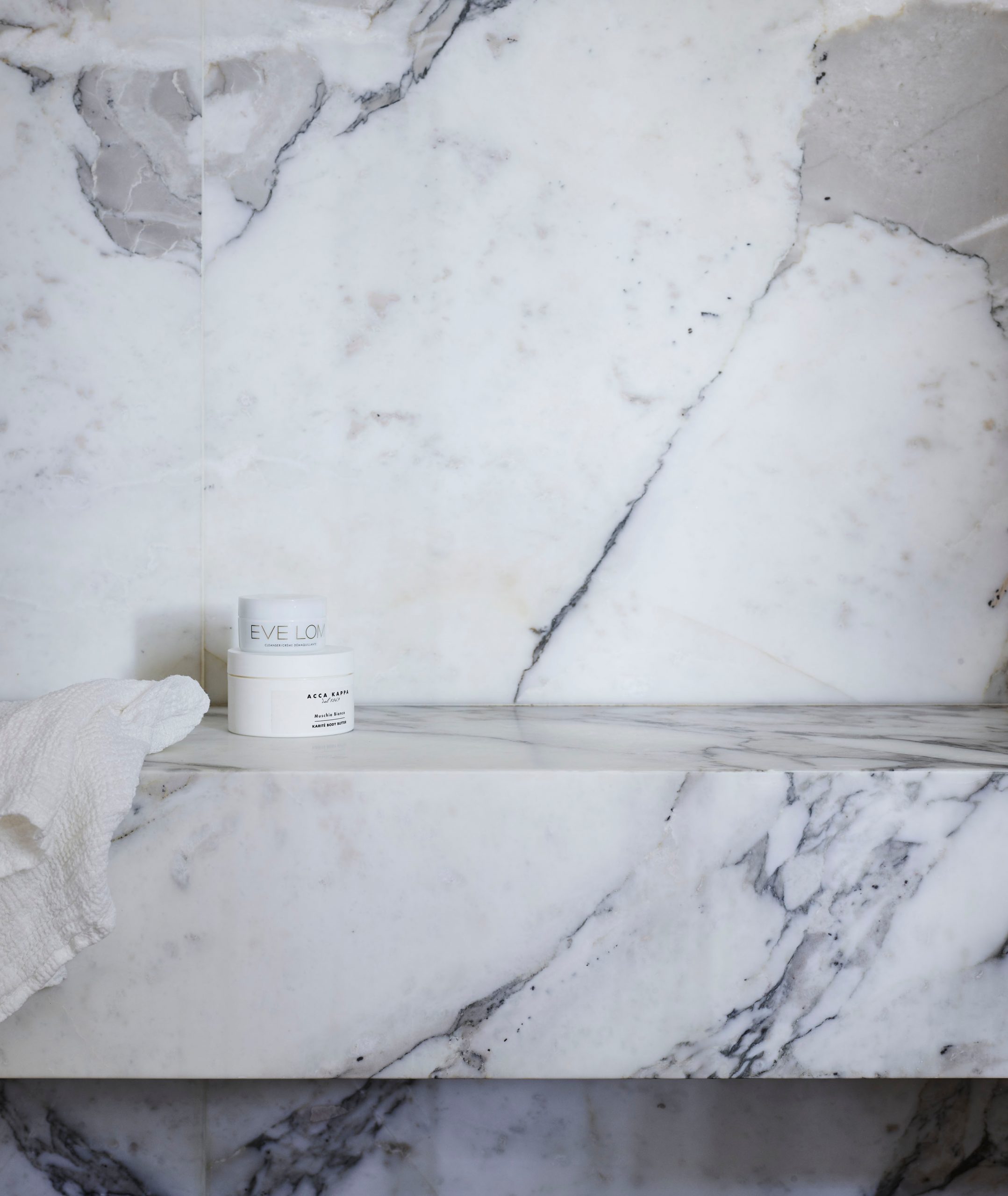 Bathroom marble feature